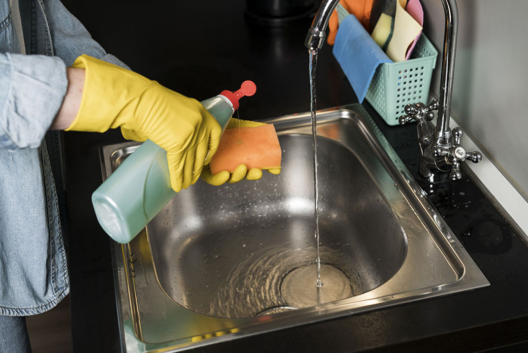 KITCHEN SINK CLEANING